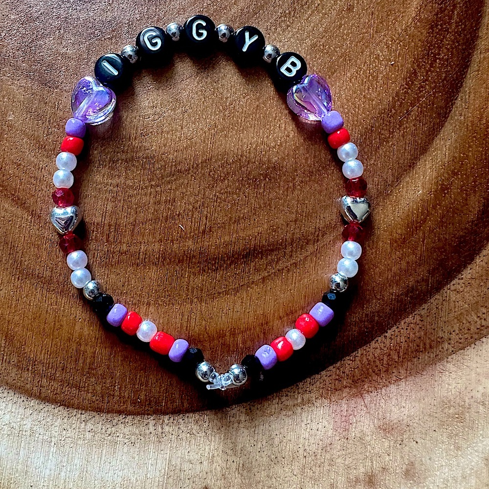 5 for $20 Taylor Swift Handmade Friendship Beaded Bracelet
“Imgonnagetyouback”